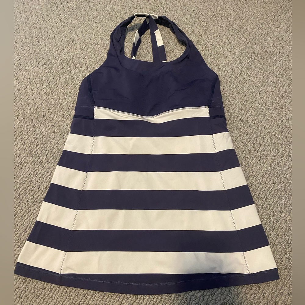 Lululemon Size 8 Striped Tank Top w/ built in Shelf Bra
